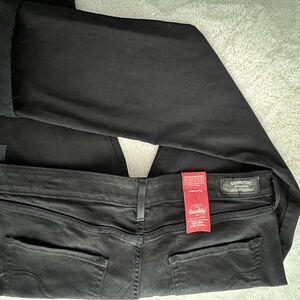 New with tags! Black high rise skinny ankle stretch denim